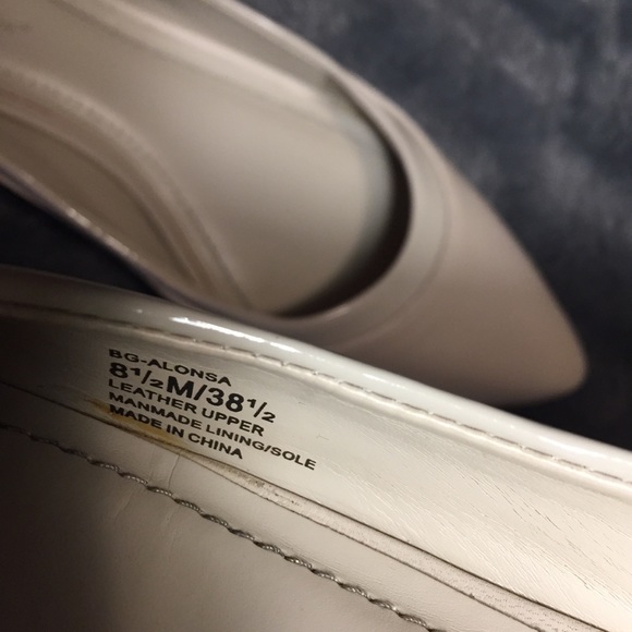 BCBG Alonsa Cashmere Leather Pointy Toe Flats 8.5M - Picture 5 of 6